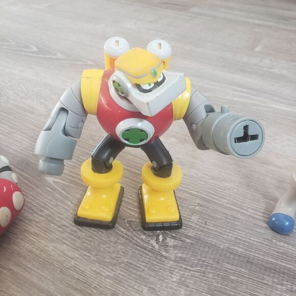 For Parts 2004 Capcom Mega Man NT Warrior GutsMan TorchMan MagnetMan Figures - Picture 3 of 14
